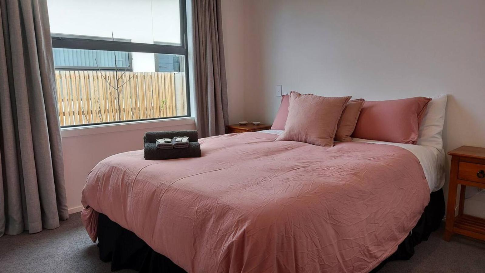 Sleek Suite By The Sand 1-Bedroom Dunedin Ngoại thất bức ảnh